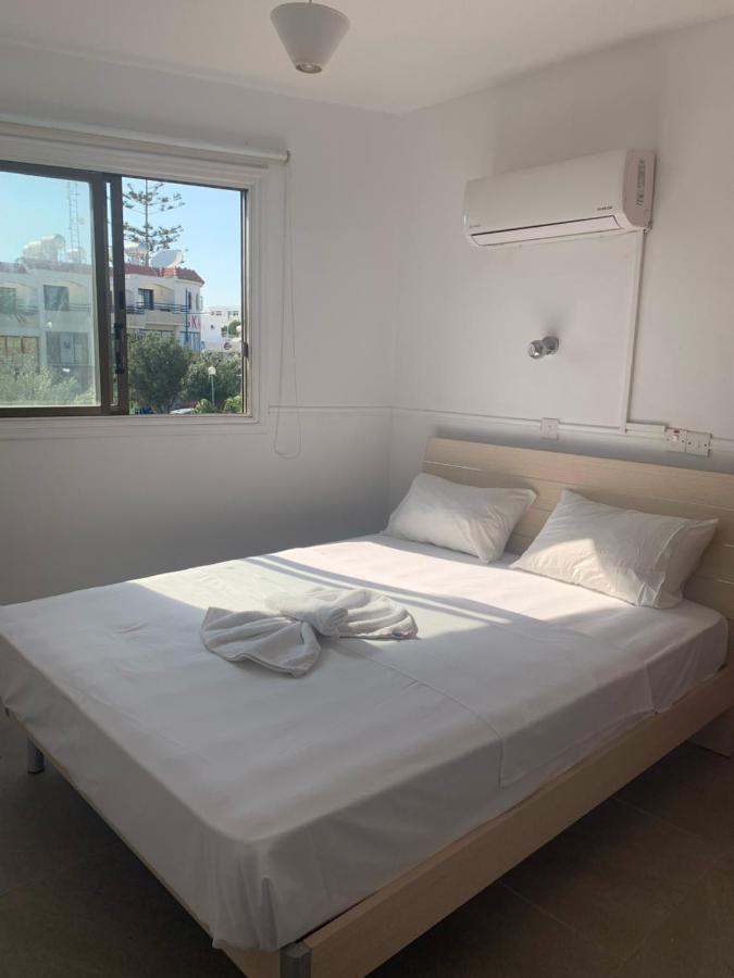 Flora Maria Hotel Ayia Napa Bagian luar foto