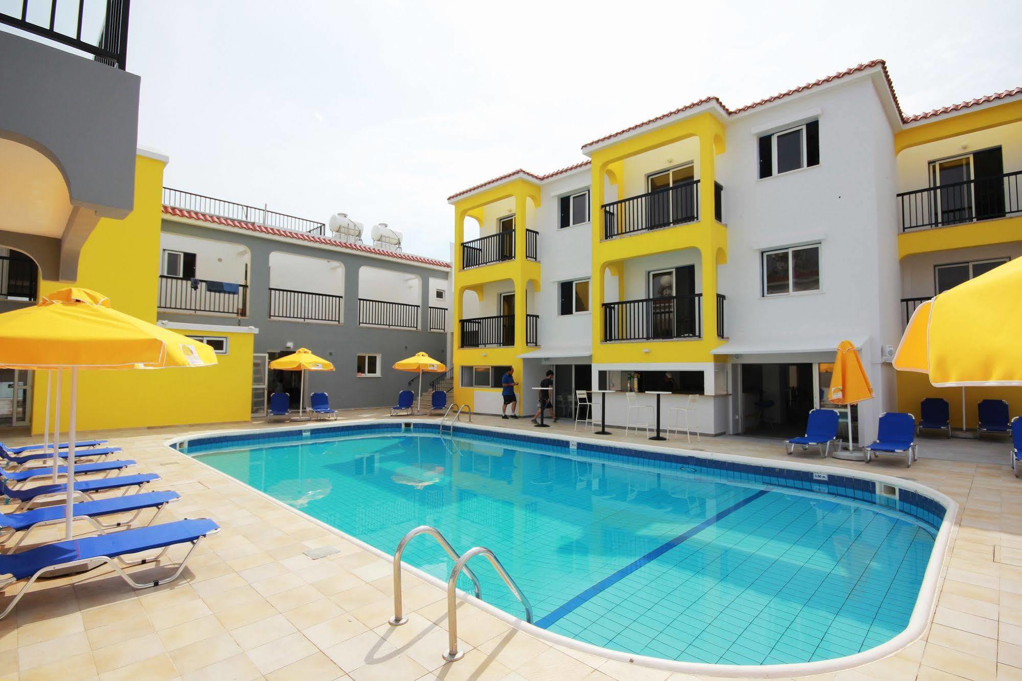 Flora Maria Hotel Ayia Napa Bagian luar foto